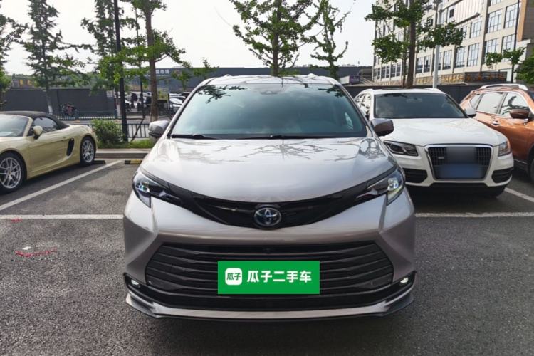 Used Toyota SIENNA 2021 2.5L Hybrid Ultimate Edition Front