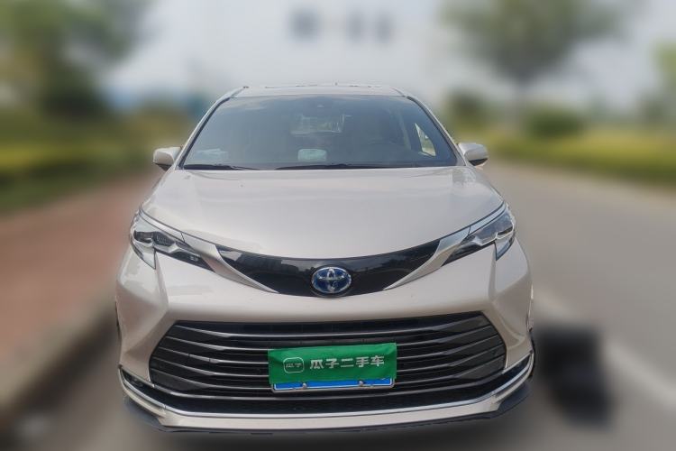 Used Toyota SIENNA 2021 2.5L Hybrid Luxury Edition Front