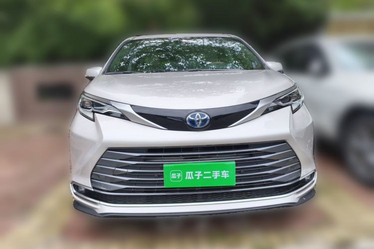 Used Toyota SIENNA 2021 2.5L Hybrid Premium Edition Front
