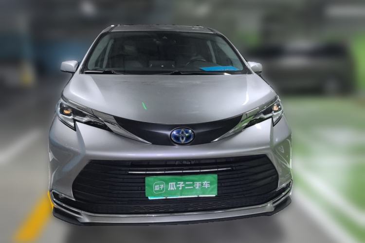 Used Toyota SIENNA 2021 2.5L Hybrid Comfort Edition Front