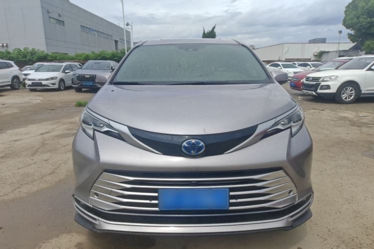 Used Toyota SIENNA 2021 2.5L Hybrid Platinum Edition Front