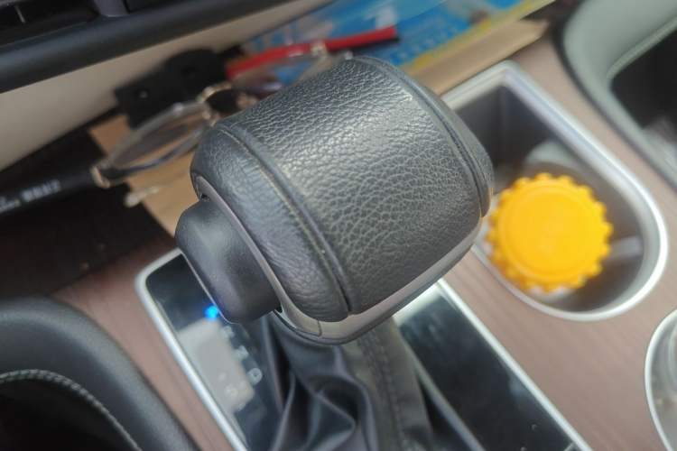 Used Toyota SIENNA 2021 2.5L Hybrid Luxury Edition Gear Lever
