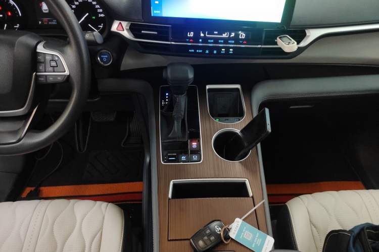 Used Toyota SIENNA 2021 2.5L Hybrid Comfort Edition Gear Lever