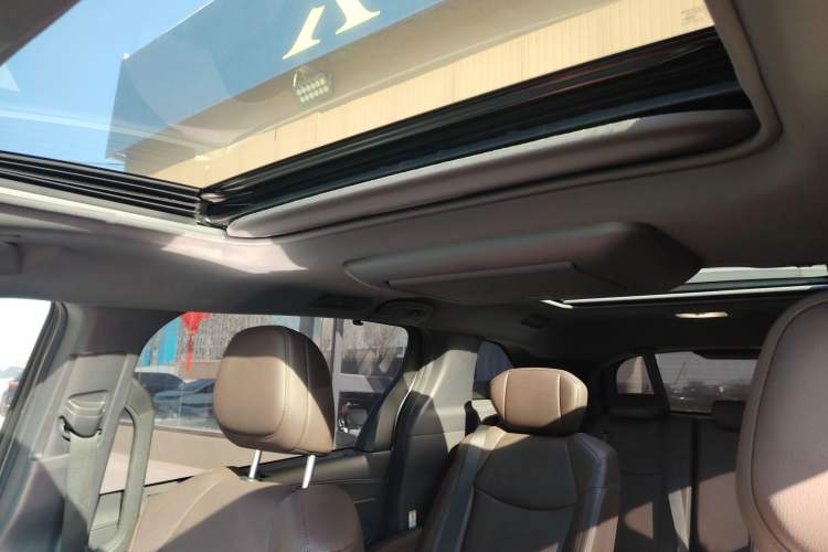 Used Toyota SIENNA 2021 2.5L Hybrid Platinum Edition Headliner
