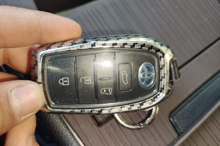 Used Toyota SIENNA 2021 2.5L Hybrid Platinum Edition Interior 1