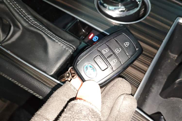 Used Toyota SIENNA 2021 2.5L Hybrid Platinum Edition Interior 1