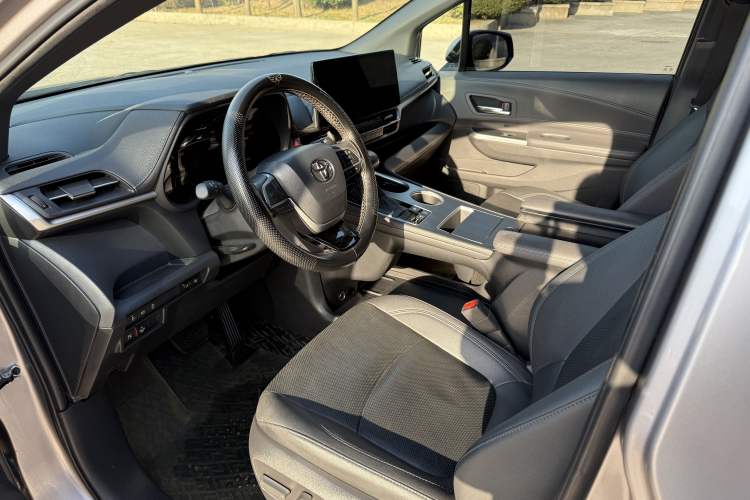 Used Toyota SIENNA 2021 2.5L Hybrid Ultimate Edition Interior 1
