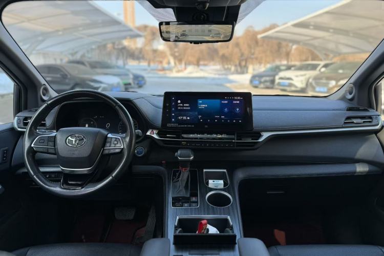 Used Toyota SIENNA 2021 2.5L Hybrid Platinum Edition Interior 1