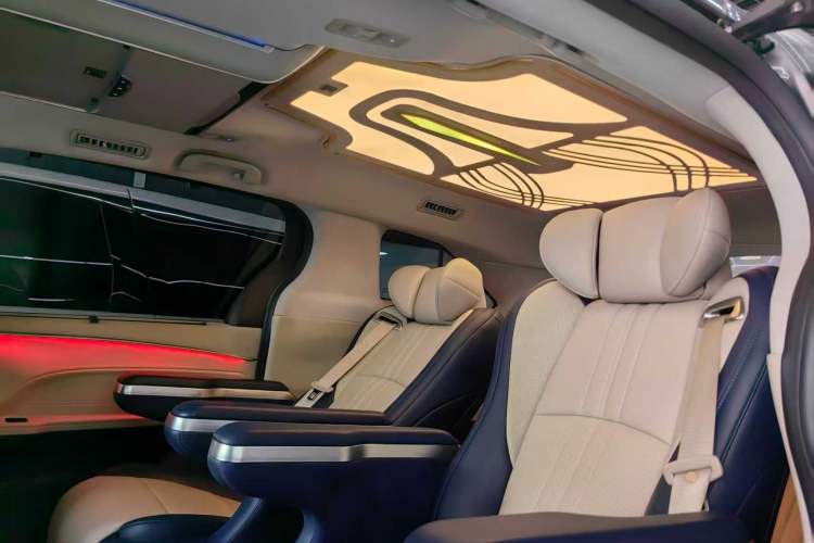 Used Toyota SIENNA 2021 2.5L Hybrid Comfort Edition Interior 5