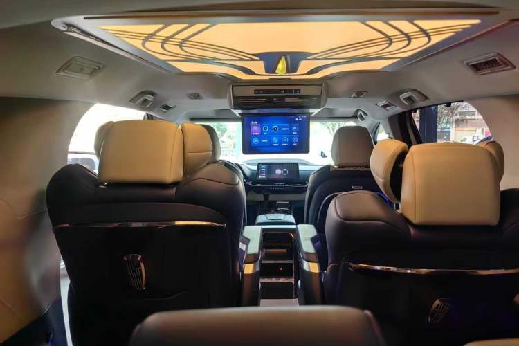 Used Toyota SIENNA 2021 2.5L Hybrid Comfort Edition Interior 9