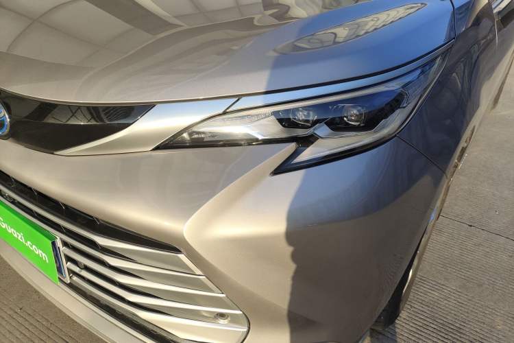 Used Toyota SIENNA 2021 2.5L Hybrid Platinum Edition Left Front Headlight
