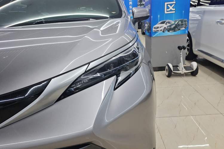 Used Toyota SIENNA 2021 2.5L Hybrid Premium Edition Left Front Headlight
