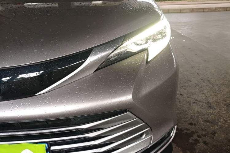 Used Toyota SIENNA 2021 2.5L Hybrid Platinum Edition Left Front Headlight