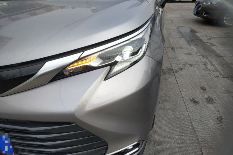 Used Toyota SIENNA 2021 2.5L Hybrid Premium Edition Left Front Headlight
