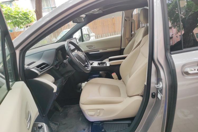 Used Toyota SIENNA 2021 2.5L Hybrid Ultimate Edition Left Front Seat