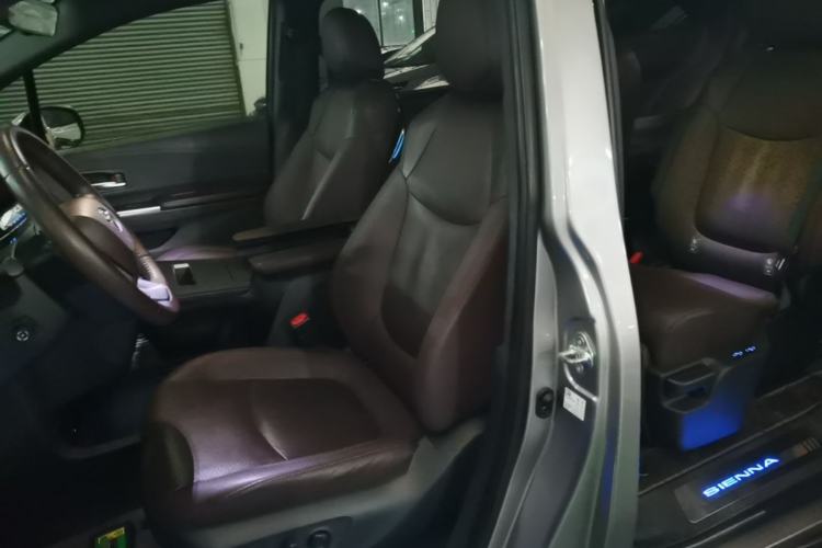Used Toyota SIENNA 2021 2.5L Hybrid Platinum Edition Left Front Seat