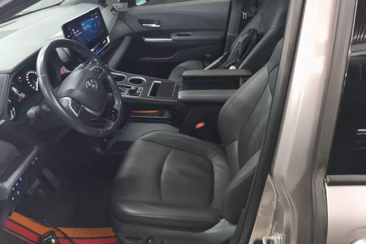 Used Toyota SIENNA 2021 2.5L Hybrid Premium Edition Left Front Seat