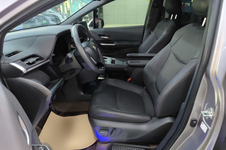 Used Toyota SIENNA 2021 2.5L Hybrid Premium Edition Left Front Seat