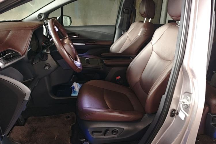Used Toyota SIENNA 2021 2.5L Hybrid Platinum Edition Left Front Seat