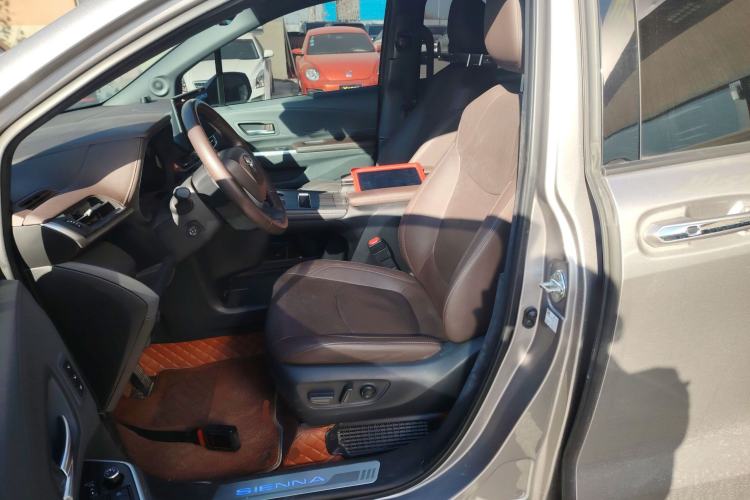 Used Toyota SIENNA 2021 2.5L Hybrid Platinum Edition Left Front Seat