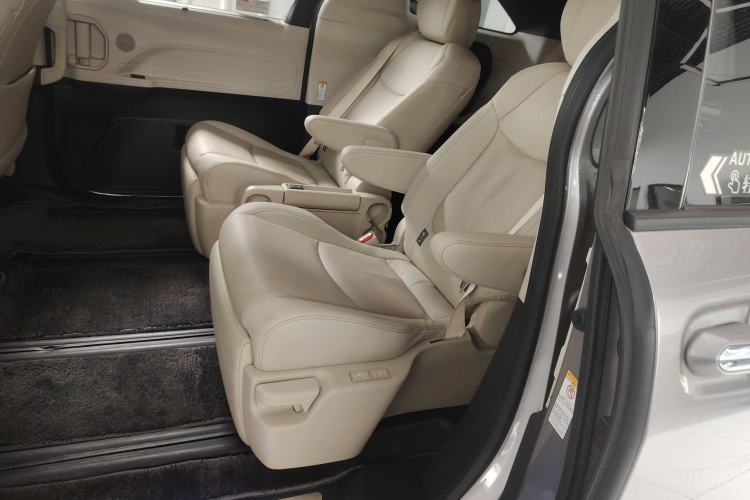 Used Toyota SIENNA 2021 2.5L Hybrid Premium Edition Left Rear Seat
