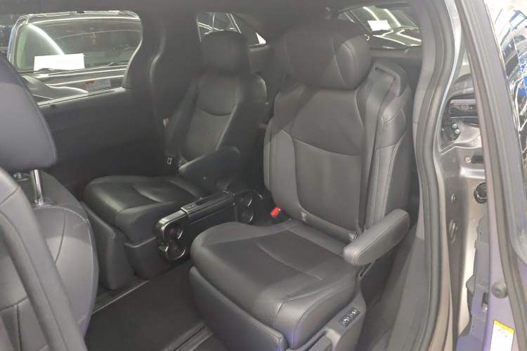 Used Toyota SIENNA 2021 2.5L Hybrid Premium Edition Left Rear Seat