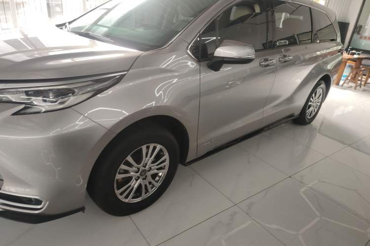 Used Toyota SIENNA 2021 2.5L Hybrid Premium Edition Left Side