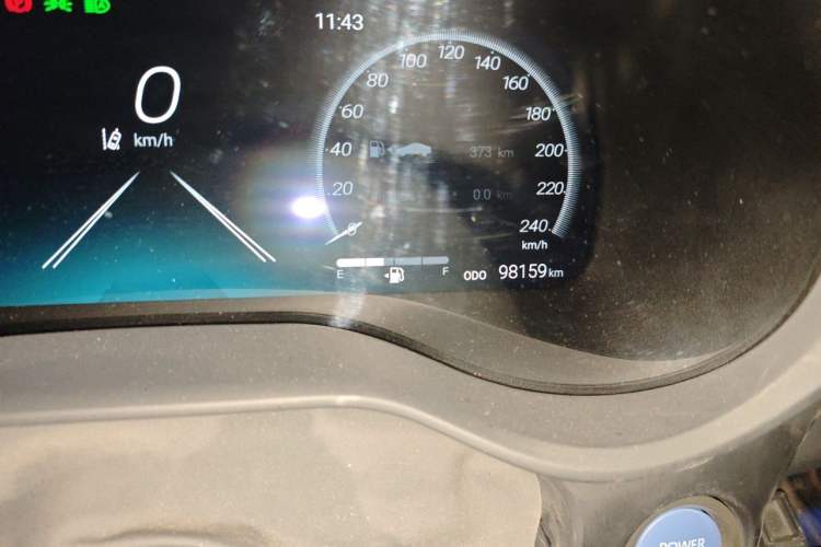 Used Toyota SIENNA 2021 2.5L Hybrid Platinum Edition Odometer Close Up