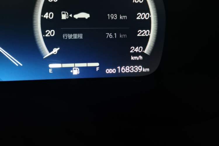 Used Toyota SIENNA 2021 2.5L Hybrid Platinum Edition Odometer Close Up