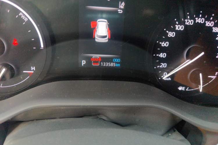 Used Toyota SIENNA 2021 2.5L Hybrid Comfort Edition Odometer Close Up