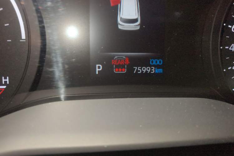 Used Toyota SIENNA 2021 2.5L Hybrid Comfort Edition Odometer Close Up