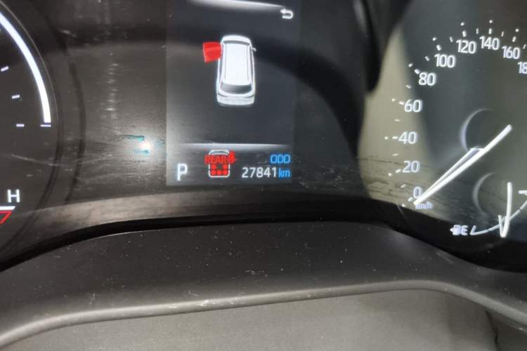 Used Toyota SIENNA 2021 2.5L Hybrid Premium Edition Odometer Close Up