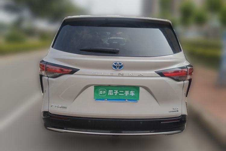 Used Toyota SIENNA 2021 2.5L Hybrid Luxury Edition Rear