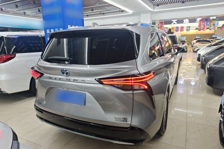 Used Toyota SIENNA 2021 2.5L Hybrid Premium Edition Rear Right 45 Deg