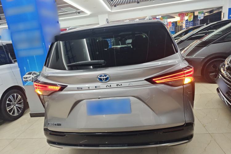 Used Toyota SIENNA 2021 2.5L Hybrid Premium Edition Rear