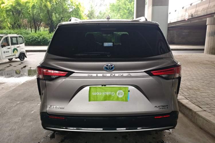 Used Toyota SIENNA 2021 2.5L Hybrid Platinum Edition Rear
