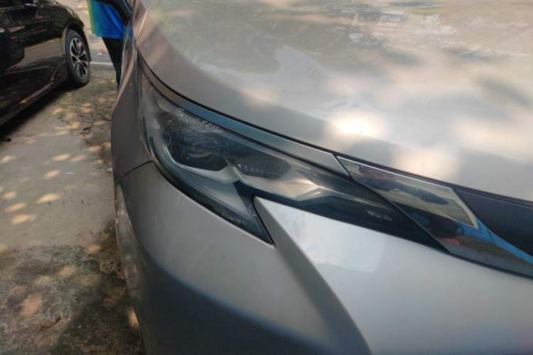 Used Toyota SIENNA 2021 2.5L Hybrid Comfort Edition Right Front Headlight