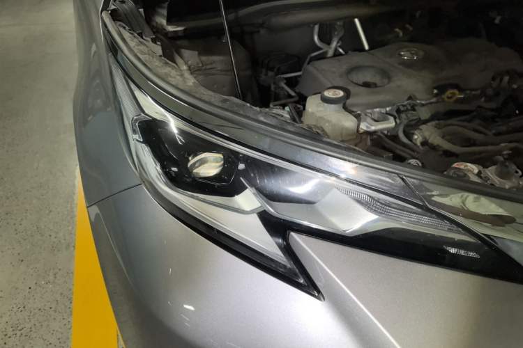 Used Toyota SIENNA 2021 2.5L Hybrid Comfort Edition Right Front Headlight
