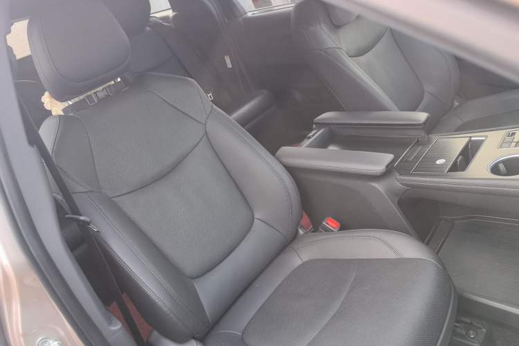 Used Toyota SIENNA 2021 2.5L Hybrid Premium Edition Right Front Seat