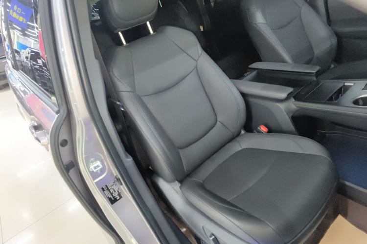 Used Toyota SIENNA 2021 2.5L Hybrid Premium Edition Right Front Seat