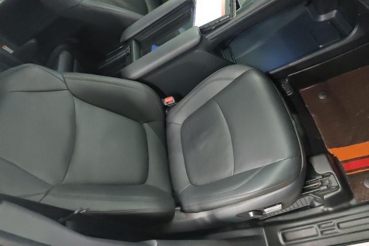Used Toyota SIENNA 2021 2.5L Hybrid Premium Edition Right Front Seat