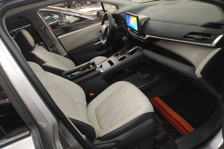 Used Toyota SIENNA 2021 2.5L Hybrid Comfort Edition Right Front Seat