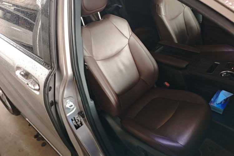 Used Toyota SIENNA 2021 2.5L Hybrid Platinum Edition Right Front Seat