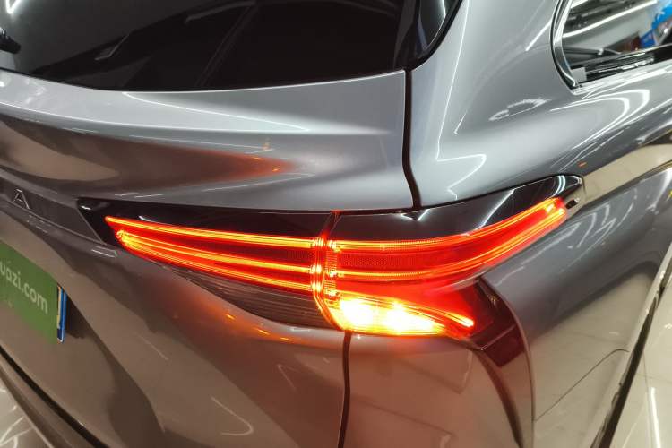 Used Toyota SIENNA 2021 2.5L Hybrid Premium Edition Right Rear Taillight