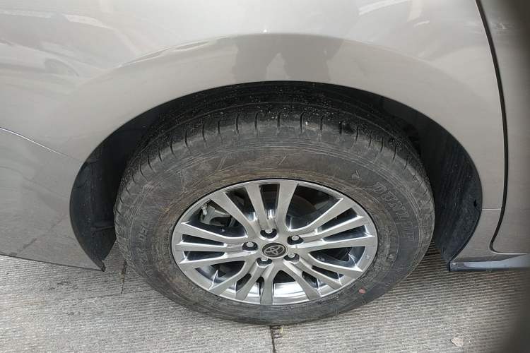 Used Toyota SIENNA 2021 2.5L Hybrid Premium Edition Right Rear Wheel Hub