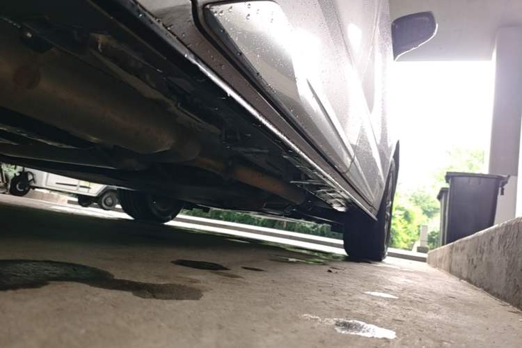 Used Toyota SIENNA 2021 2.5L Hybrid Platinum Edition Right Side Sill