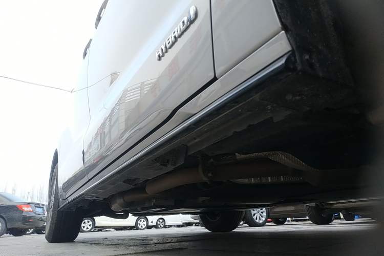 Used Toyota SIENNA 2021 2.5L Hybrid Premium Edition Right Side Sill