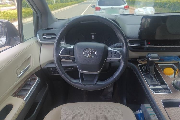 Used Toyota SIENNA 2021 2.5L Hybrid Luxury Edition Steering Wheel