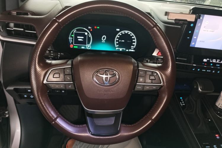 Used Toyota SIENNA 2021 2.5L Hybrid Platinum Edition Steering Wheel