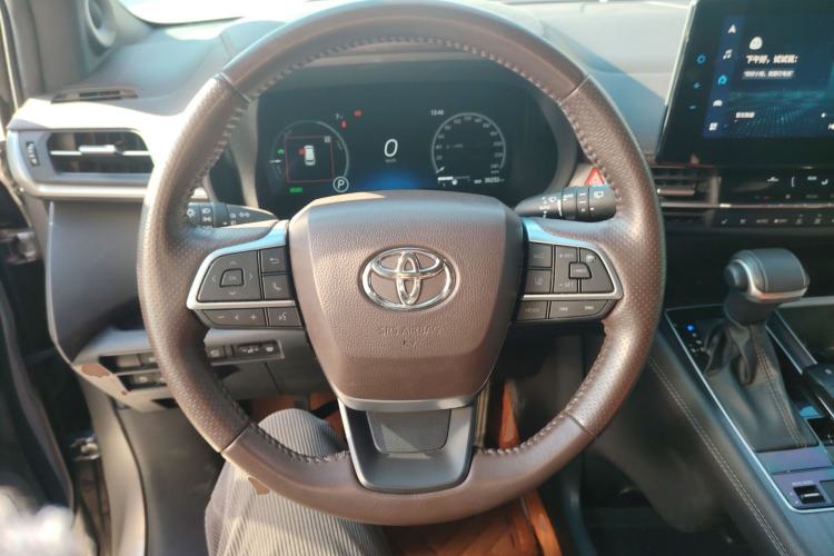 Used Toyota SIENNA 2021 2.5L Hybrid Platinum Edition Steering Wheel